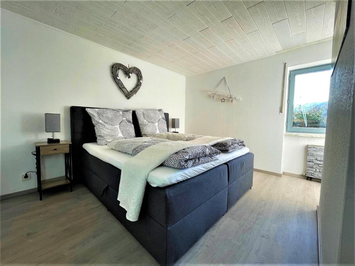 Traumhafter Moselblick, Garten & Lounge, Boxspringbett, Top Lage Apartment บุลลาย ภายนอก รูปภาพ